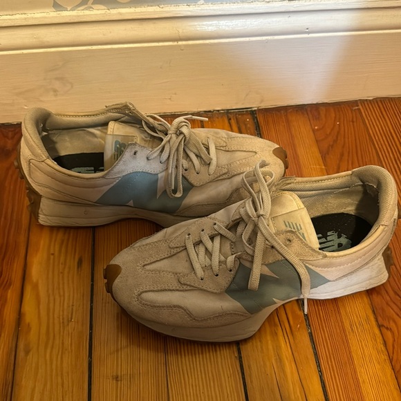 New Balance 327 - Tan and Light Blue - Picture 1 of 3